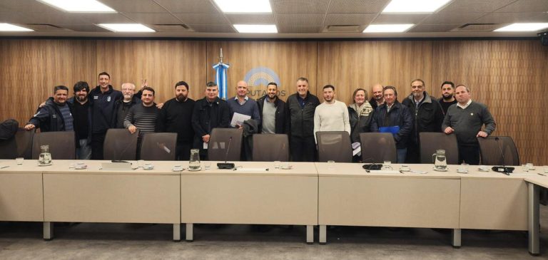 Reunión en la Comisión de Intereses Maritimos, Fluviales, Pesqueros y Portuarios de la Cámara de Diputados de la Nación.